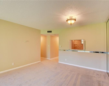 8735 Ramblewood Drive - Photo Thumbnail 7