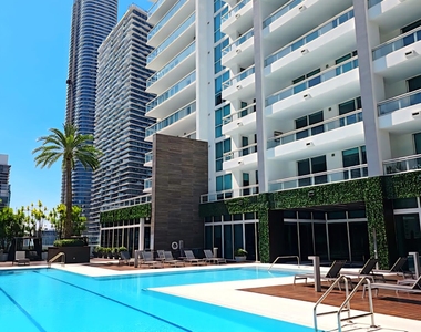 1080 Brickell Avenue - Photo Thumbnail 10
