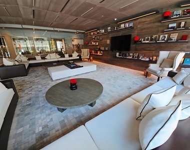 1080 Brickell Avenue - Photo Thumbnail 3