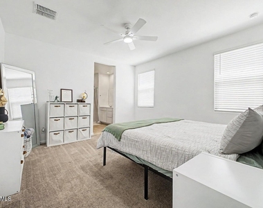 15587 W Kendall Street - Photo Thumbnail 9