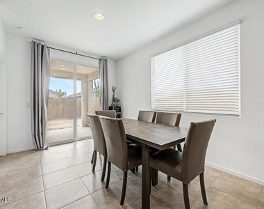 15587 W Kendall Street - Photo Thumbnail 5