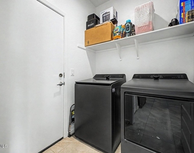 15587 W Kendall Street - Photo Thumbnail 17