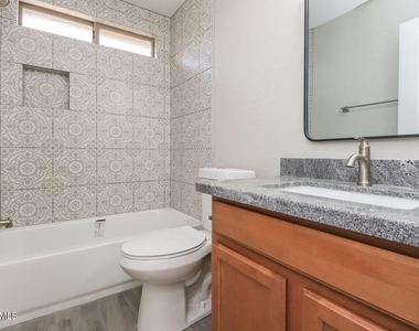 2472 W Wrangler Way - Photo Thumbnail 12