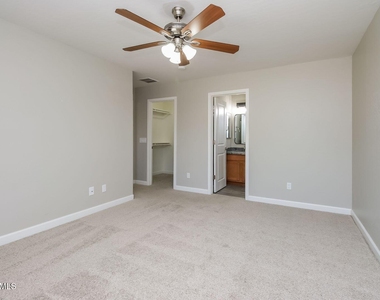 2472 W Wrangler Way - Photo Thumbnail 8