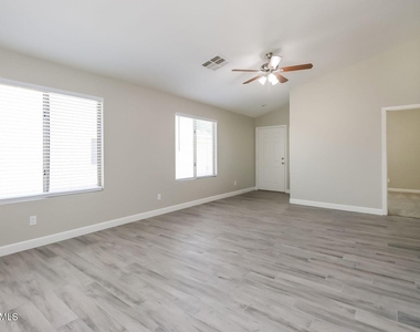 2472 W Wrangler Way - Photo Thumbnail 1