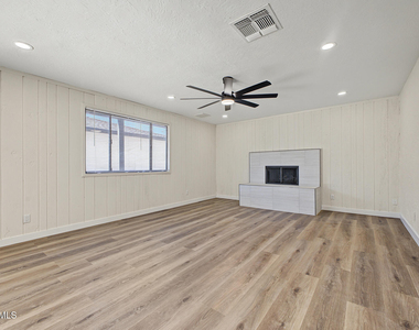 1309 W 7th Place - Photo Thumbnail 6