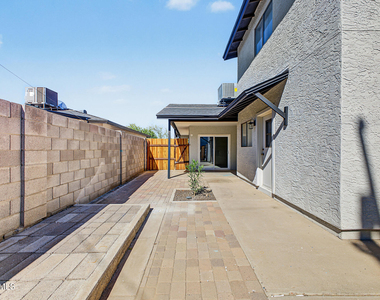1309 W 7th Place - Photo Thumbnail 41
