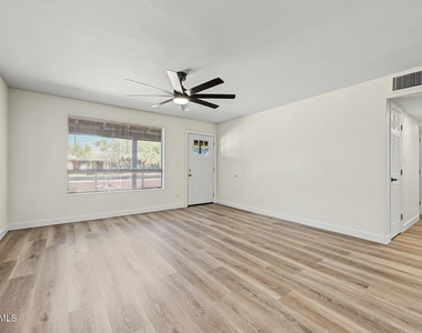 1309 W 7th Place - Photo Thumbnail 4