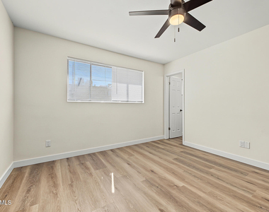 1309 W 7th Place - Photo Thumbnail 16