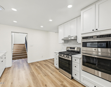 1309 W 7th Place - Photo Thumbnail 11