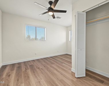 1309 W 7th Place - Photo Thumbnail 26