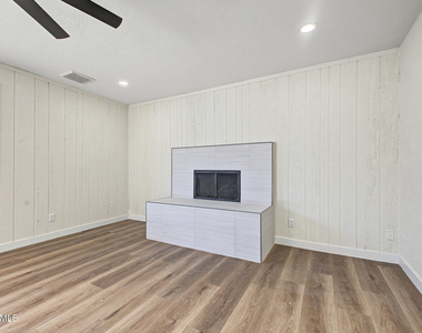 1309 W 7th Place - Photo Thumbnail 9