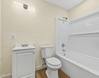 1309 W 7th Place - Photo Thumbnail 20