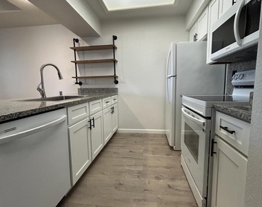 1222 W Baseline Road - Photo Thumbnail 6