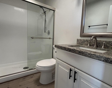 1222 W Baseline Road - Photo Thumbnail 18
