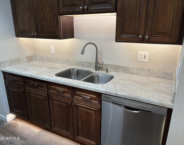 6701 E Kelton Lane - Photo Thumbnail 15