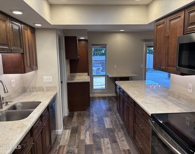6701 E Kelton Lane - Photo Thumbnail 14