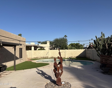 6701 E Kelton Lane - Photo Thumbnail 38