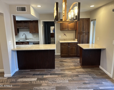 6701 E Kelton Lane - Photo Thumbnail 9