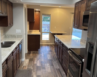 6701 E Kelton Lane - Photo Thumbnail 18