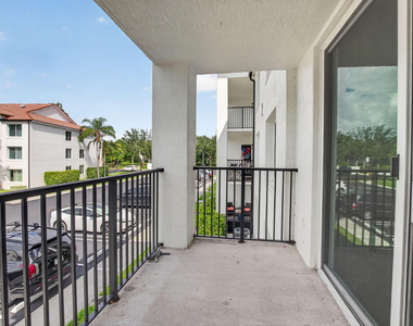 213 Villa Circle - Photo Thumbnail 27
