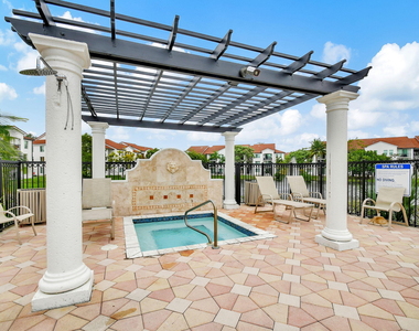 213 Villa Circle - Photo Thumbnail 43