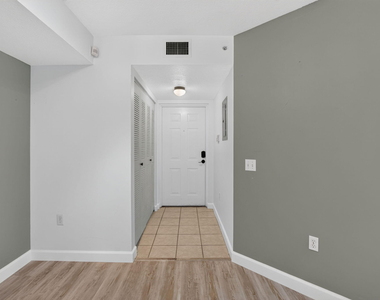 213 Villa Circle - Photo Thumbnail 4