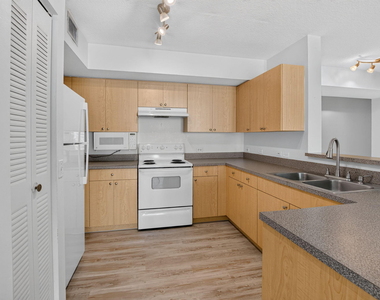 213 Villa Circle - Photo Thumbnail 13