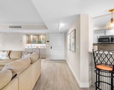 100 Se 5th Avenue - Photo Thumbnail 4