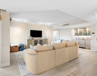 100 Se 5th Avenue - Photo Thumbnail 3