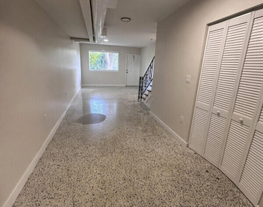 1001 Ne 80th Street - Photo Thumbnail 3