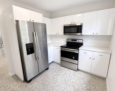 1001 Ne 80th Street - Photo Thumbnail 4