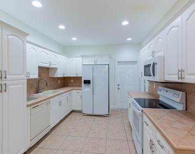 1036 Staghorn Street - Photo Thumbnail 6