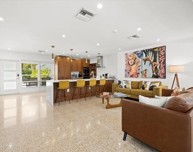 1322 Cordova Road - Photo Thumbnail 13