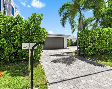 1322 Cordova Road - Photo Thumbnail 3