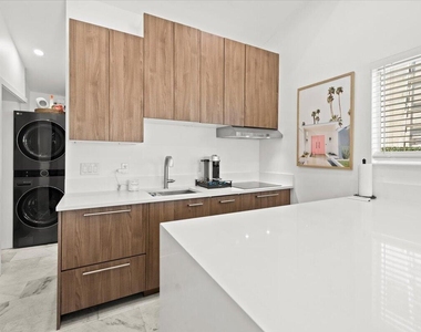 1322 Cordova Road - Photo Thumbnail 27