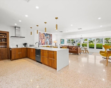 1322 Cordova Road - Photo Thumbnail 6