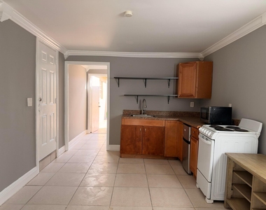 2438 Thomas Street - Photo Thumbnail 4