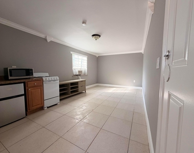 2438 Thomas Street - Photo Thumbnail 1