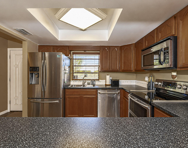 400 18th Street - Photo Thumbnail 4