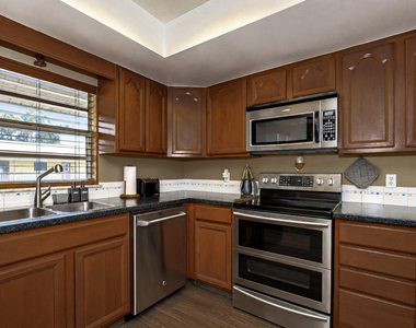 400 18th Street - Photo Thumbnail 5