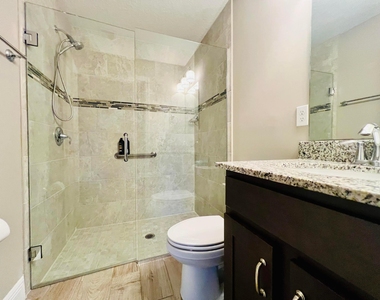 5713 Seagrape Drive - Photo Thumbnail 6