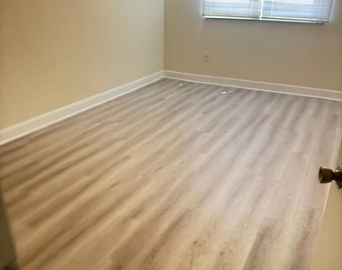 8363 Lake Drive - Photo Thumbnail 12