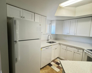 8363 Lake Drive - Photo Thumbnail 10