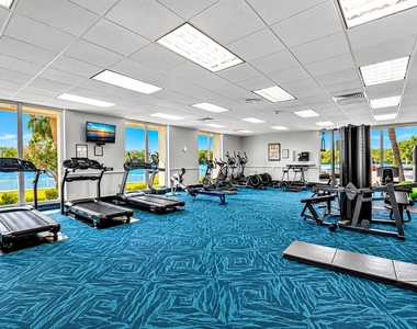 500 Bayview Drive - Photo Thumbnail 11