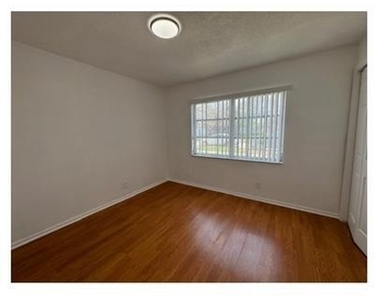 8211 Nw 66th Terrace - Photo Thumbnail 13