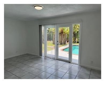 8211 Nw 66th Terrace - Photo Thumbnail 3