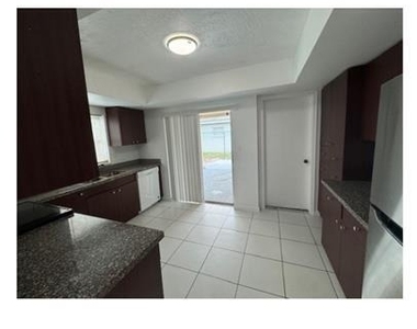 8211 Nw 66th Terrace - Photo Thumbnail 7