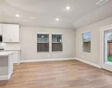 1724 Gardendale Hollow Lane - Photo Thumbnail 2