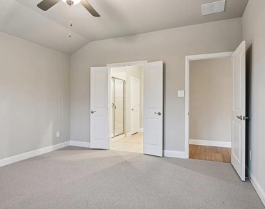 1724 Gardendale Hollow Lane - Photo Thumbnail 3